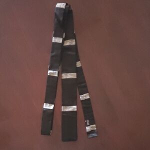 Vintage 1960s SQUARE SKINNY Connoisseurs Inc French Silk Tie